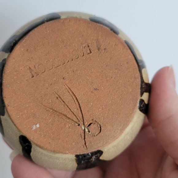 Beautiful Pottery Bud Vase - Picture 5 of 9